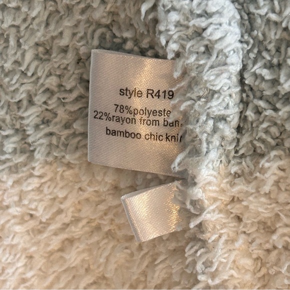 Barefoot Dreams Light Blue and White Striped Hooded Bathrobe - Picture 7 of 7